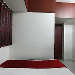 Oyo 7576 Varuna Inn